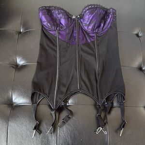 Elegant Black and Purple Strapless Corset